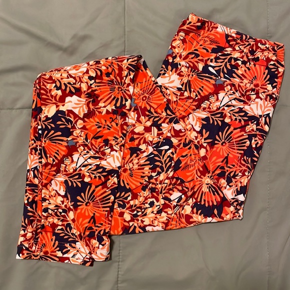 LuLaRoe Pants - LuLaRoe One Size Leggings *never worn*